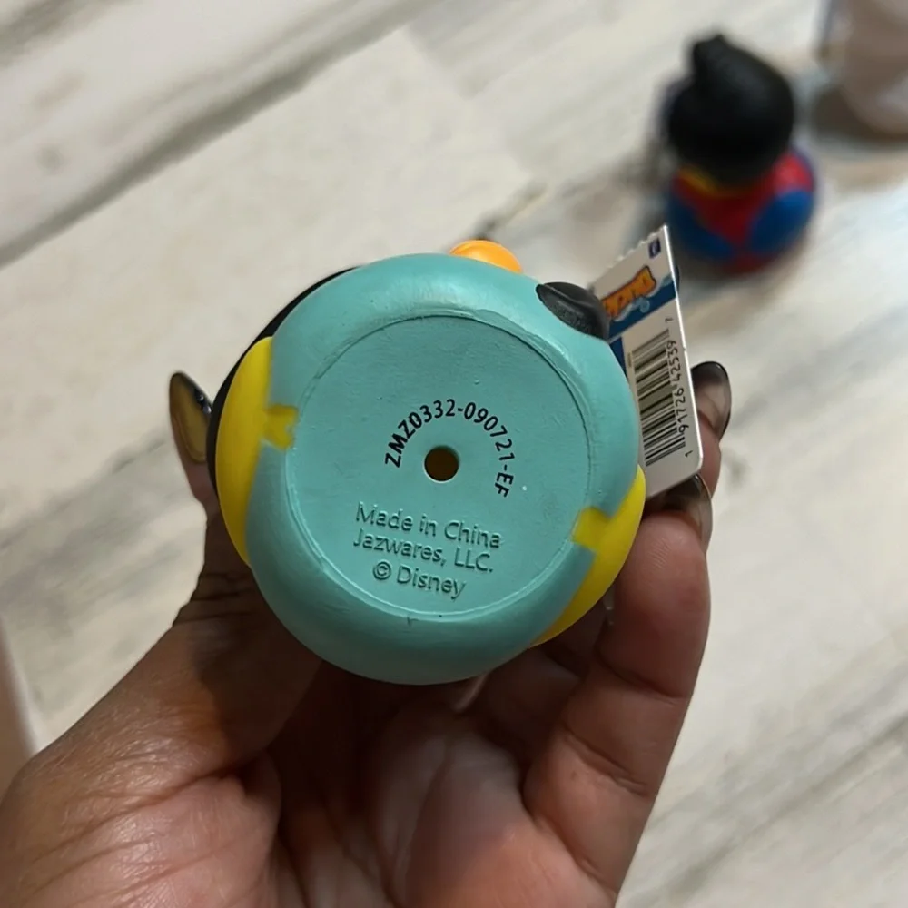 🎁 NWT Disney SUPERMAN Themed Rubber Duck (1 Duck) - Picture 3 of 3